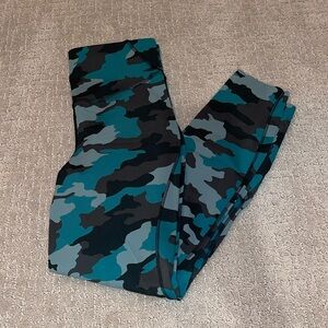 Lululemon 7/8 crop legging camo